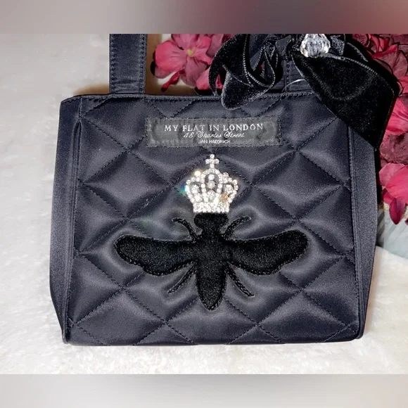 MY FLAT IN LONDON Quilted Bee Handbag